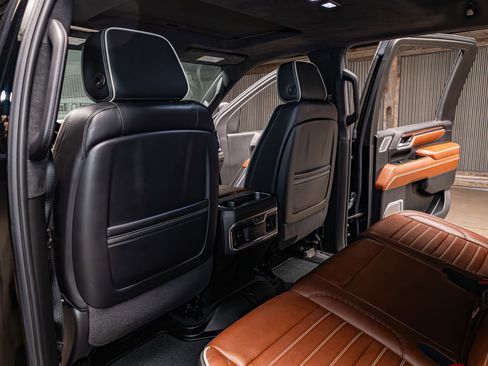 Used 2024 GMC Sierra 3500 Denali Ultimate image 26