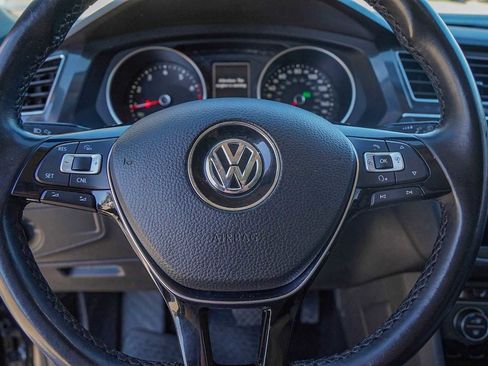 Used 2018 Volkswagen Tiguan SE image 12