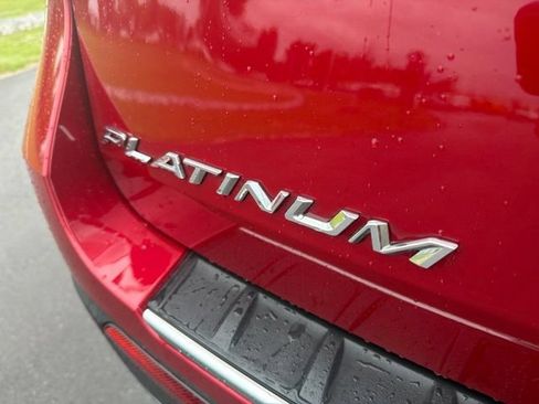 Used 2022 Ford Explorer Platinum w/ Equipment Group 601A AWD/4WD image 10