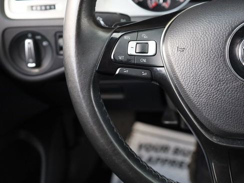 Used 2015 Volkswagen Golf TDI S image 27