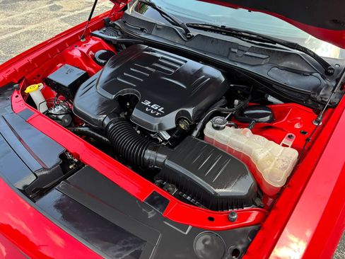 Used 2018 Dodge Challenger SXT w/ Blacktop Package RWD image 65