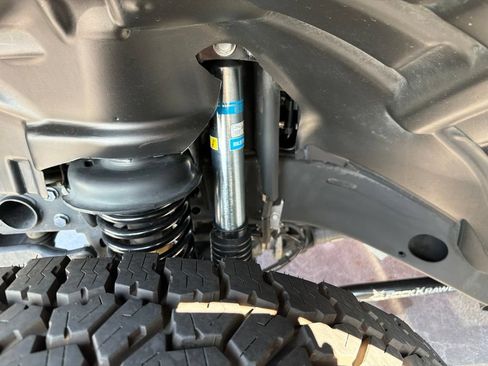 Used 2023 Jeep Wrangler Rubicon w/ Steel Bumper Group AWD/4WD image 9