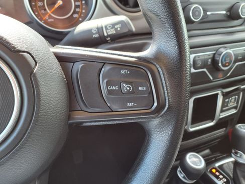 Used 2021 Jeep Gladiator Sport image 24