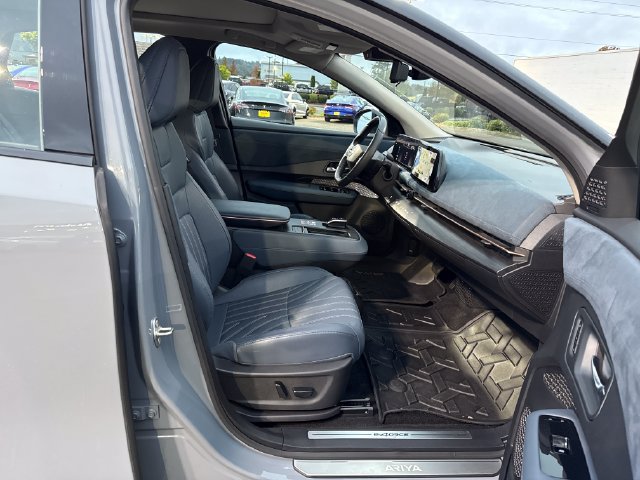Used 2024 Nissan Ariya AWD image 9