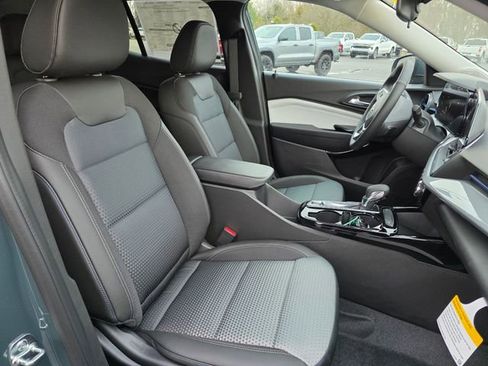 New 2026 Chevrolet Trax LT w/ LT Convenience Package FWD image 15