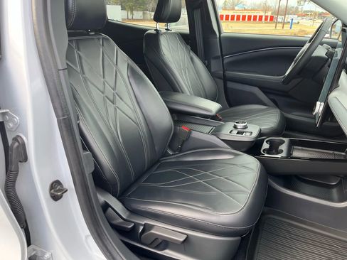 Used 2021 Ford Mustang Mach-E Select w/ Comfort/Appearance Package image 5