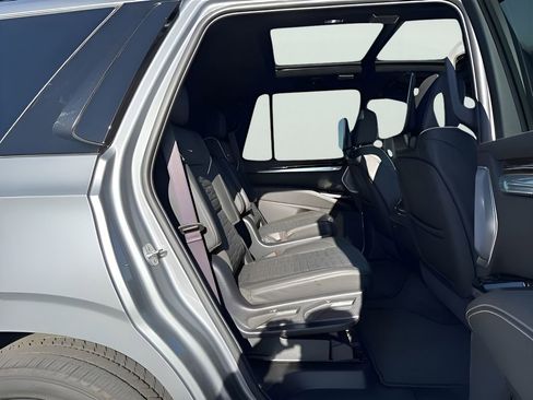 Used 2025 Cadillac Escalade Sport Platinum image 13