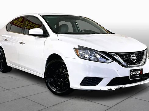 Used 2016 Nissan Sentra S image 2
