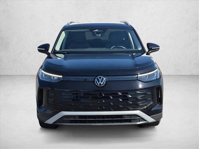 Used 2026 Volkswagen Tiguan SE FWD image 2