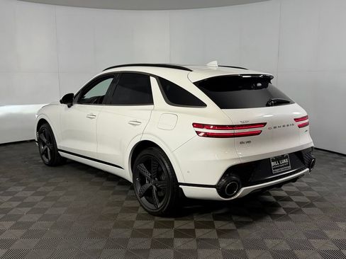 Used 2022 Genesis GV70 2.5T w/ Sport Prestige Package AWD/4WD image 9