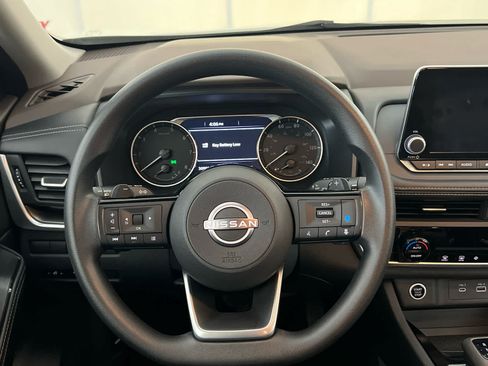 Used 2023 Nissan Rogue SV FWD image 17