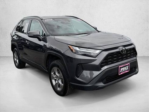Used 2025 Toyota RAV4 XLE AWD/4WD image 3