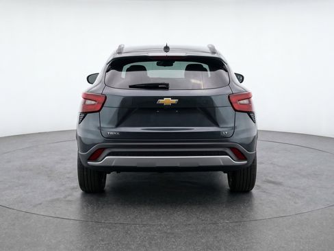 Used 2025 Chevrolet Trax LT FWD image 7