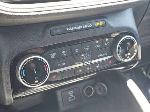 Used 2022 Ford Escape SEL FWD image 25