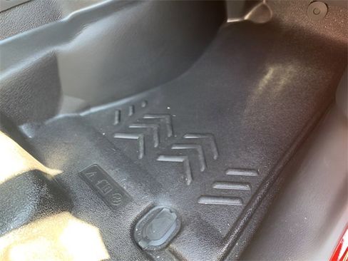 New 2024 Jeep Gladiator Rubicon w/ Technology Group image 32