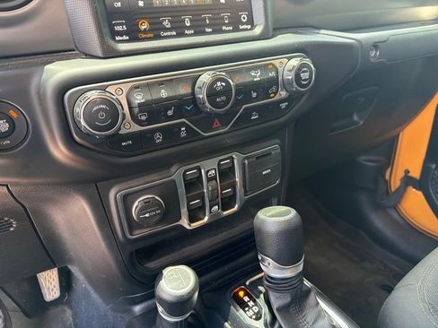 Used 2021 Jeep Gladiator Sport AWD/4WD image 21