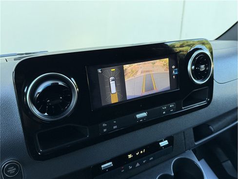 Used 2024 Mercedes-Benz Sprinter 3500 image 42