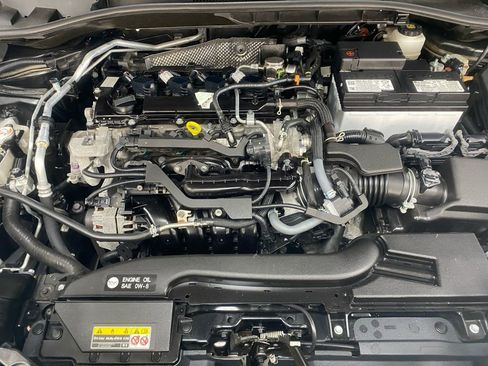 Used 2024 Toyota Corolla Cross XLE image 18