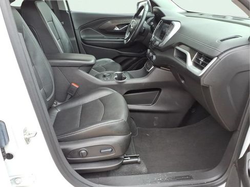 Used 2024 GMC Terrain SLT AWD/4WD image 22