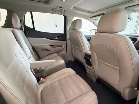 Used 2019 GMC Acadia Denali w/ Technology Package FWD image 33