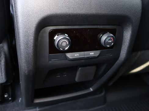 New 2026 Chevrolet Traverse LT w/ Midnight/Sport Edition FWD image 19