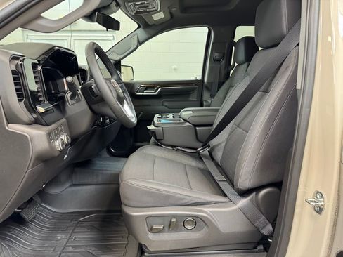 New 2026 GMC Sierra 1500 SLE w/ Preferred Package AWD/4WD image 13