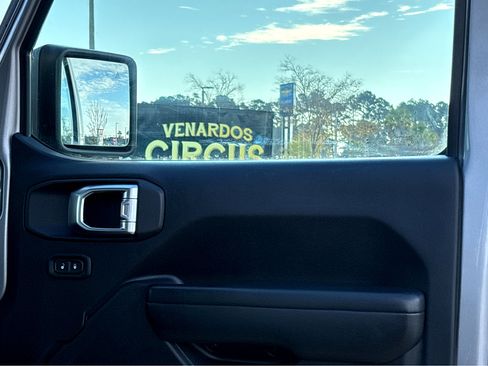 Used 2018 Jeep Wrangler Unlimited Sport S image 15