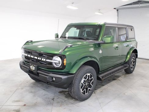 New 2025 Ford Bronco Outer Banks image 3