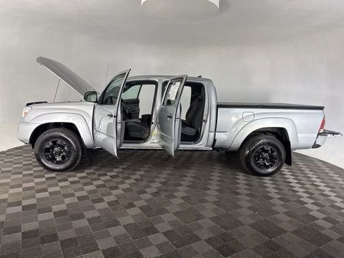 Used 2012 Toyota Tacoma 4x4 Double Cab w/ SR5 Pkg image 9