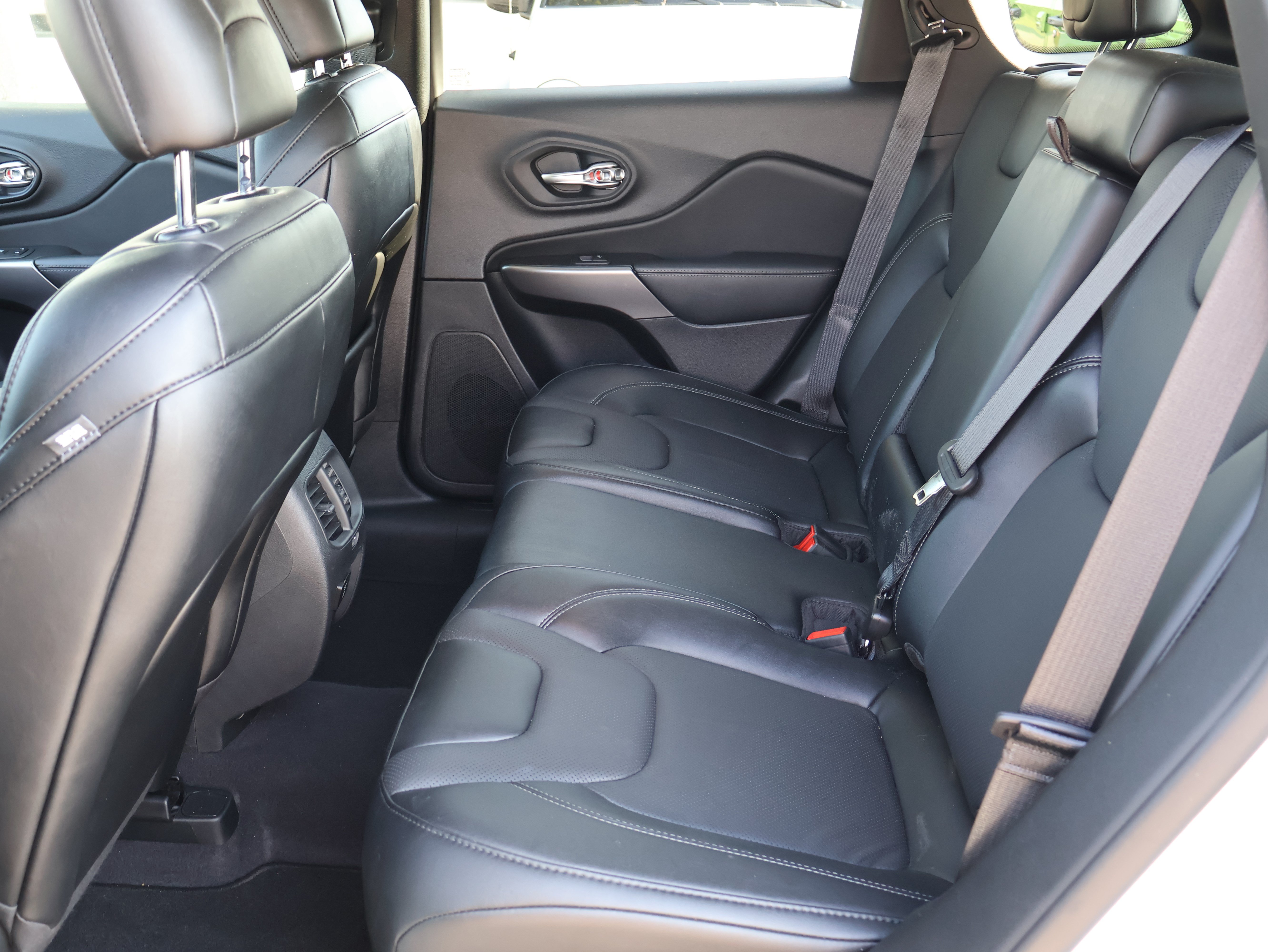 Used 2022 Jeep Cherokee Latitude Lux AWD/4WD image 12