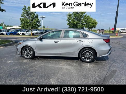 Certified 2024 Kia Forte LXS FWD image 8