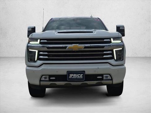 Used 2022 Chevrolet Silverado 2500 High Country w/ Safety Package II AWD/4WD image 2