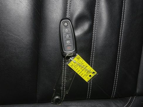 Used 2019 Ford Escape Titanium image 37