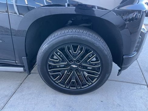 Used 2022 Chevrolet Silverado 1500 High Country w/ Technology Package image 25