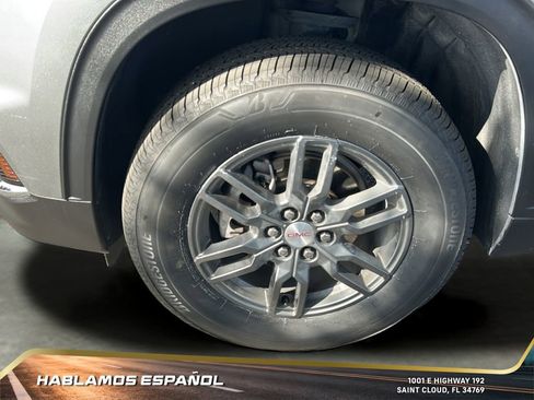 Used 2025 GMC Acadia Elevation image 10