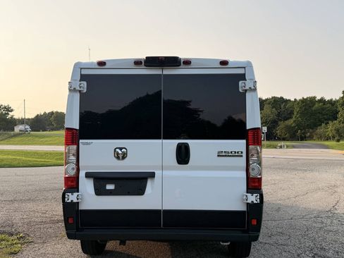 Used 2025 RAM ProMaster 2500 w/ U-Haul Equipment Group FWD image 5