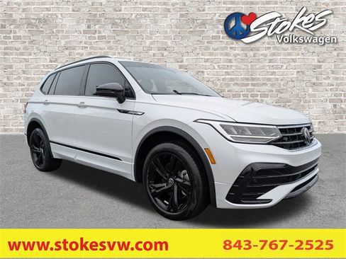 Certified 2023 Volkswagen Tiguan SE R-Line image 1