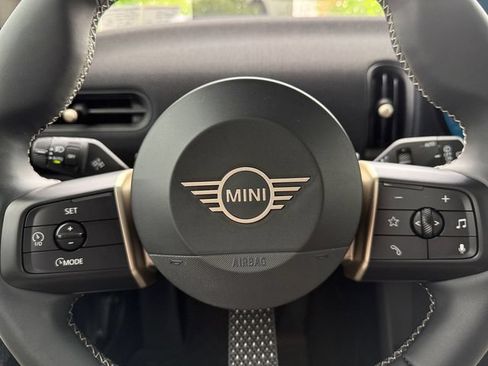 Used 2025 MINI Cooper S FWD image 28