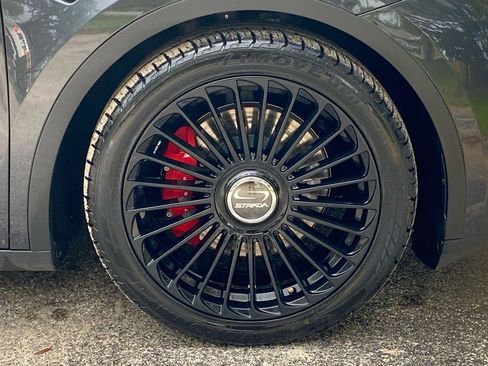 Used 2024 Tesla Model Y Performance image 9