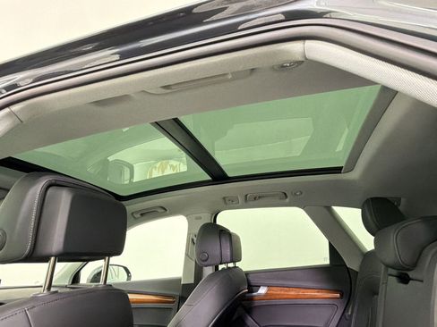 Used 2023 Audi Q5 2.0T Premium w/ Convenience Package image 16