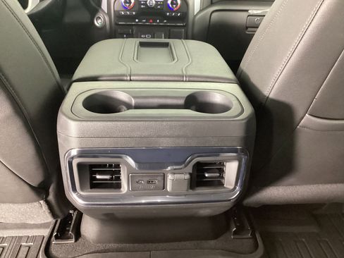 Used 2022 GMC Sierra 2500 SLT w/ SLT Convenience Package image 16