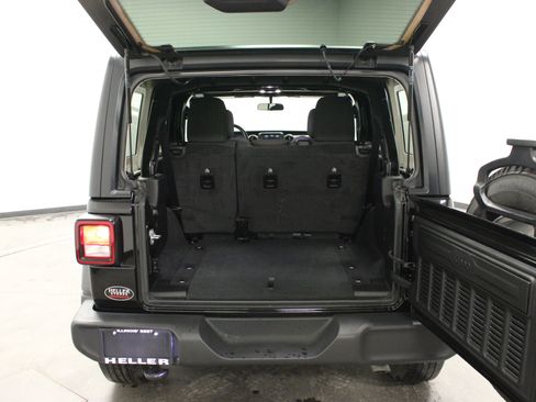 Used 2022 Jeep Wrangler Sport image 26