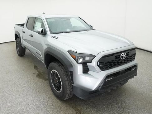 Certified 2025 Toyota Tacoma TRD Off-Road image 14