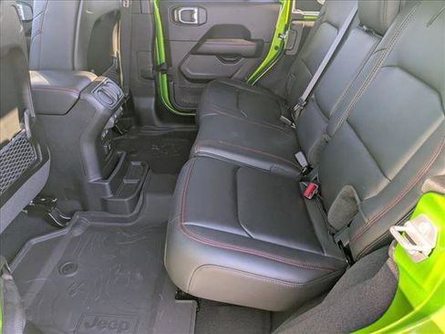 Used 2025 Jeep Wrangler Unlimited Rubicon image 18