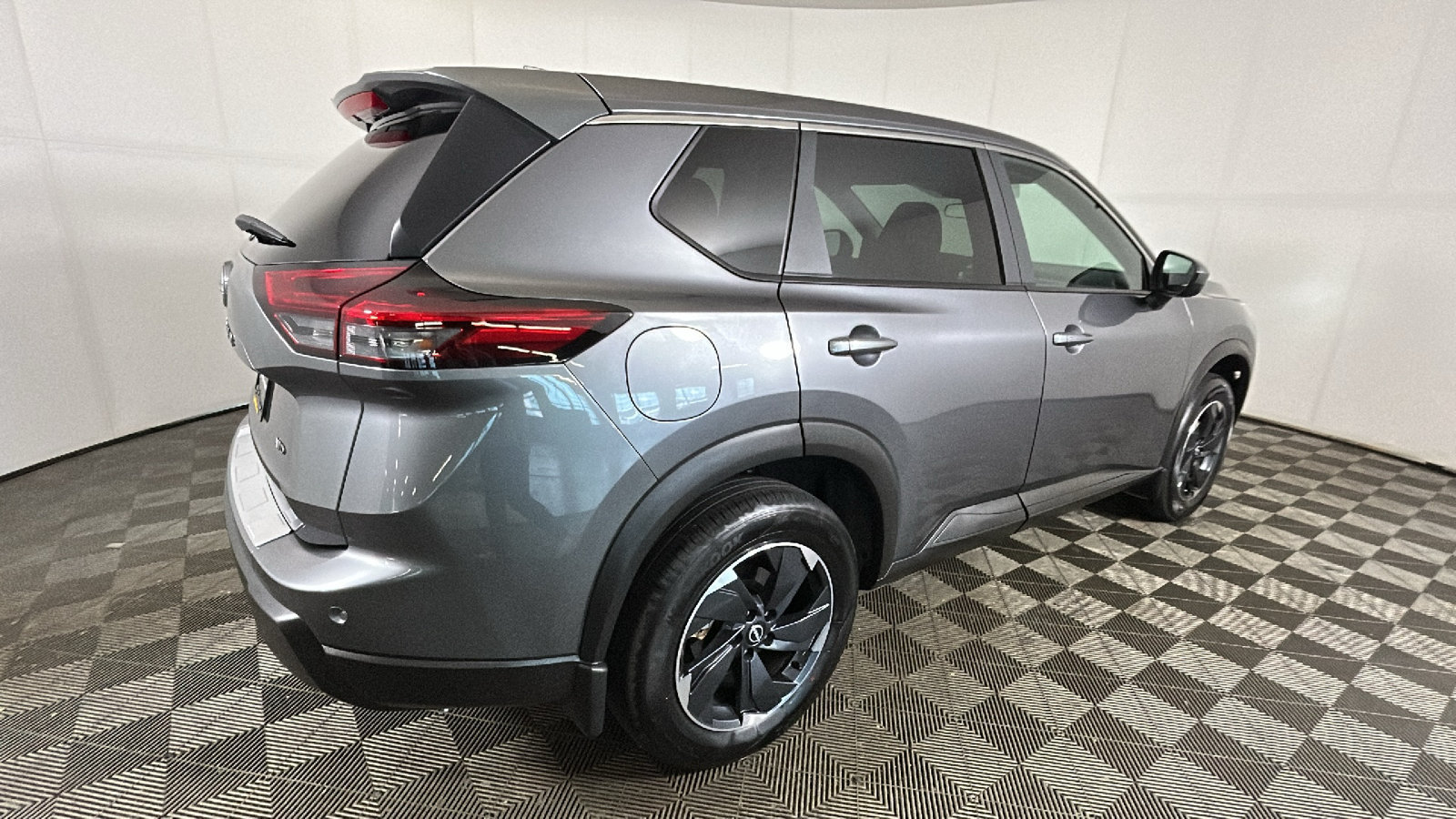 Certified 2026 Nissan Rogue SV AWD/4WD image 3