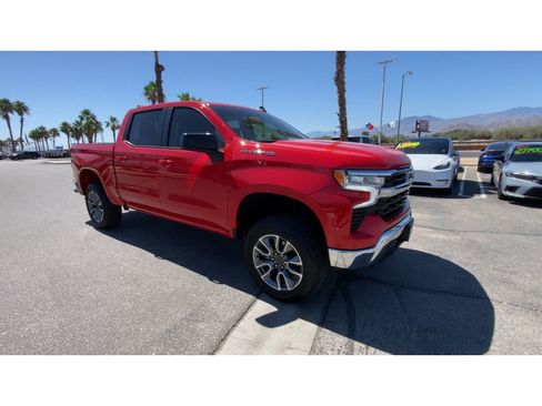 Used 2025 Chevrolet Silverado 1500 LT AWD/4WD image 2
