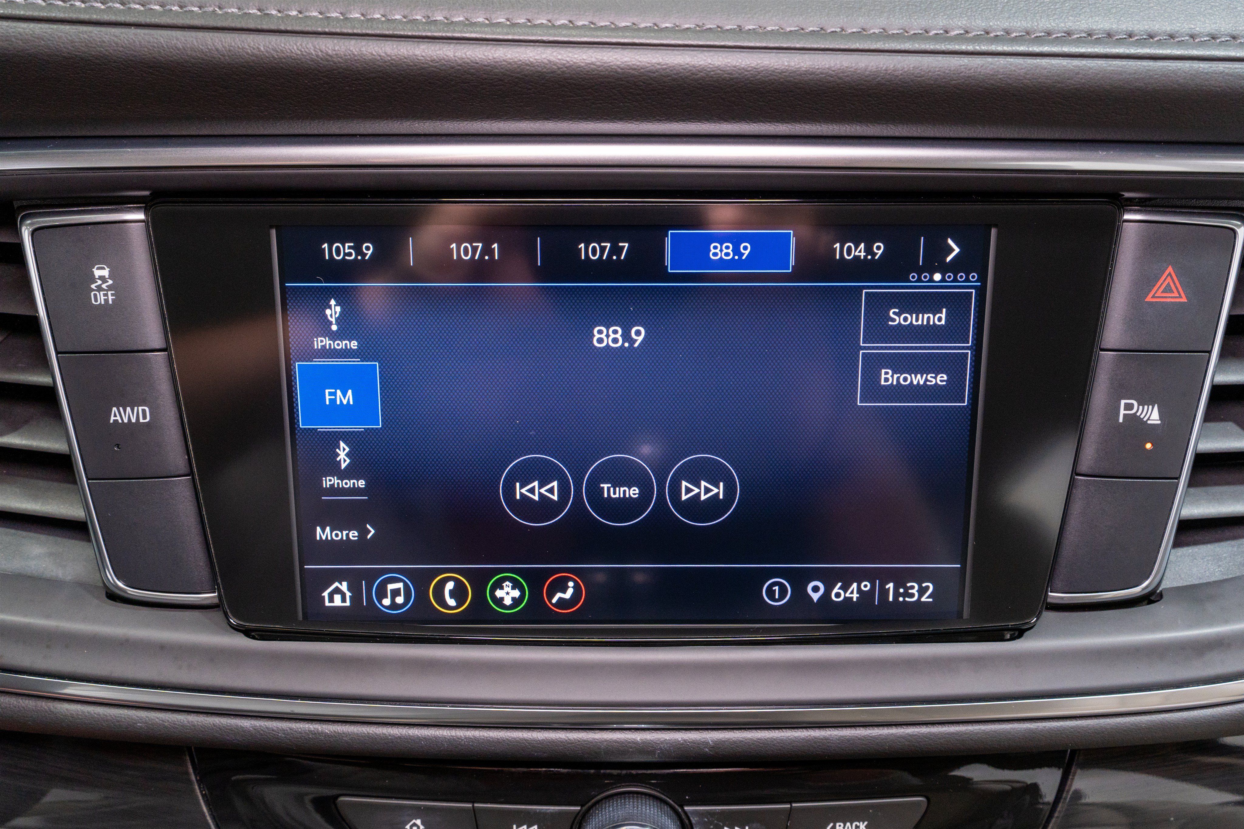 Used 2020 Buick Enclave Essence AWD/4WD image 16