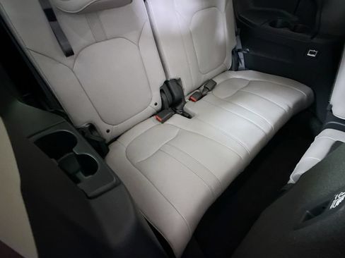 Used 2024 Honda Pilot Touring image 31