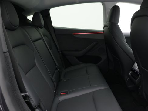 Used 2026 Tesla Model Y AWD image 39
