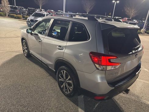 Used 2020 Subaru Forester Limited image 4